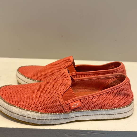 Coral UGG slip on shoes - Picture 2 of 4